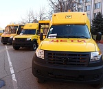 Школы шести отдаленных районов Астраханской области получили новые автобусы