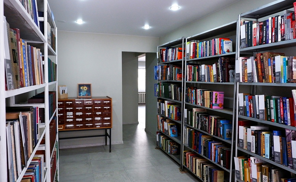 В Астрахани после ремонта открылась обновленная библиотека