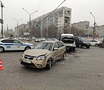 В Астрахани столкнулись маршрутка с легковушкой: пострадали трое