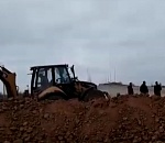 Появилось видео работ на недостроенном мосту, по которому астраханцы больше не смогут объезжать заторы в Зацаревье