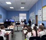 Астраханские школьники побывали на экскурсии в моторвагонном депо 