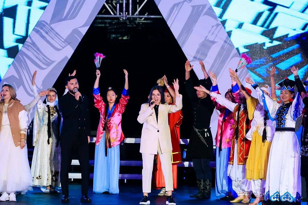 Сотрудники мэрии Астрахани прославили город на всю страну