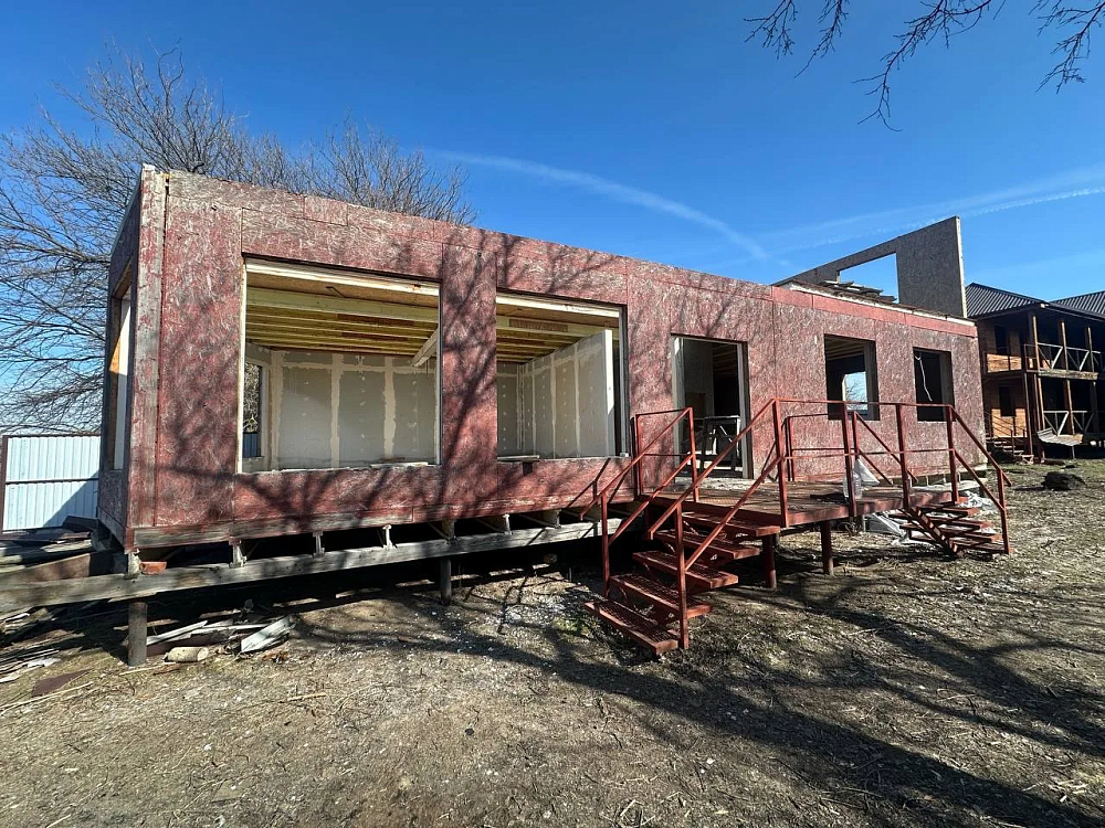 Астраханец, стороживший базу отдыха, разобрал ее на стройматериалы