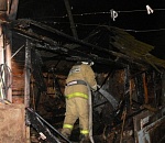 Утром в астраханском райцентре больше часа тушили хозпостройку