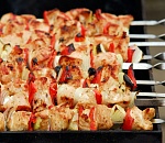 В Астрахани подешевел шашлык