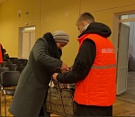 Жильцам пострадавшего от взрыва дома под Астраханью помогают волонтеры