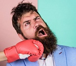 Астаханец заступился за опекуна и теперь пойдет под суд