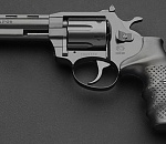 Астраханские погранцы задержали мужчину с оружием и боеприпасами