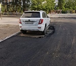 Суровая Бабайка: дорожные службы придумали новый способ сделать парковочный карман