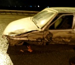 В Астрахани автомобиль протаранил ограждение моста