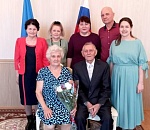 В канун женского дня астраханская пара отпраздновала бриллиантовую свадьбу