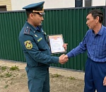 Житель Астраханской области вытащил маломобильную пенсионерку из горящего дома