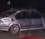 Под Астраханью опрокинулась иномарка: трое мужчин пострадали, один погиб