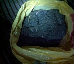 Под Астраханью полиция задержала иномарку с красной рыбой и черной икрой