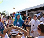 На социальной ярмарке в Астрахани выступил российский певец Родион Газманов 