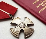 Двоих астраханских полицейских и троих росгвардейцев наградили Орденами Мужества