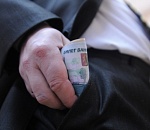 В Астрахани очередной чиновник попался на взятке