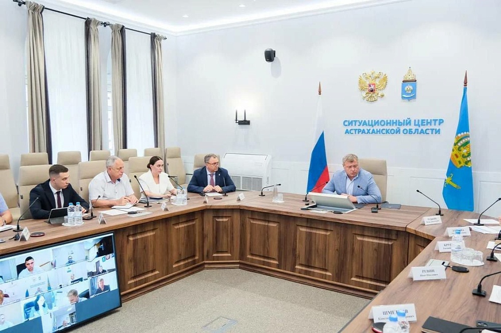 Губернатор: в астраханскую жару перенакопление мусора недопустимо