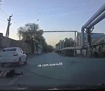 В Астрахани на пешеходном переходе сбили девочку: кадры ДТП