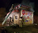 Популярный астраханский ларек сгорел почти дотла