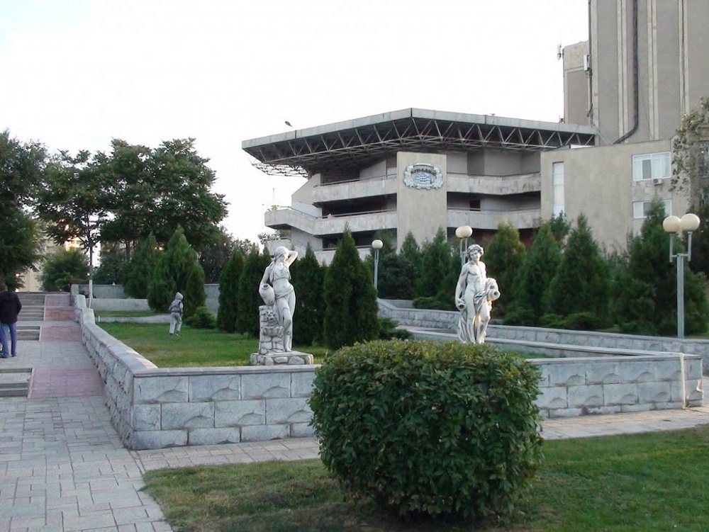 Уличное кино и танцы на Волге: в Астрахани начинаются культурные выходные