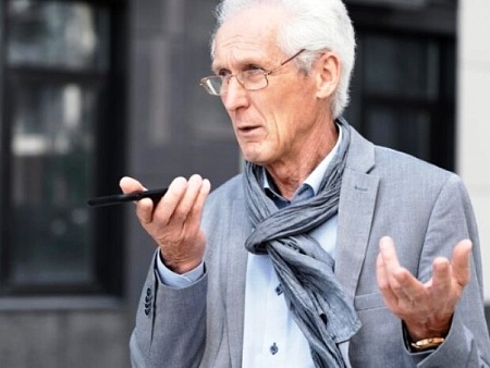 «Вас запишем на прием»: МВД назвало самый популярный предлог аферистов для получения кода из СМС