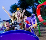 Счастье есть! Олег Сарычев предлагает руководителям астраханских предприятий подарить его детям сотрудников