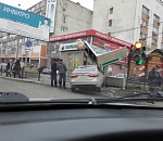 В Астрахани автомобиль протаранил остановку