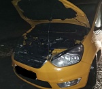 Ночью на трассе под Астраханью загорелся автомобиль