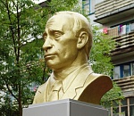 В Астрахани начат сбор средств на памятник Путину 