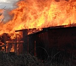 На правобережье Астрахани пожарные спасли четырех человек