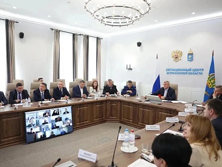 Губернатор пригрозил отзывом лицензий астраханским УК за срыв отопительного сезона