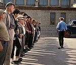 Экс-глава астраханского сельсовета отправлена мести улицы