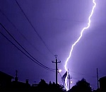 Зевс разбушевался: завораживающие кадры ночного неба в Астрахани