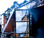 МЧС уточнило: в утреннем пожаре Астрахани пострадали двое мужчин