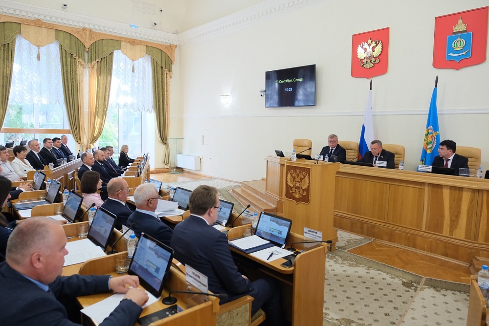 Дума Астраханской области восьмого созыва сформировала комитеты и фракции