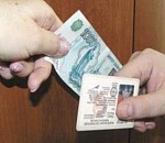 Директор астраханской автошколы установил таксу за получение прав без экзамена
