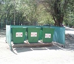 На улицах Астрахани устанавливают новые контейнеры для сбора ТКО