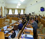 Чья фракция богаче?