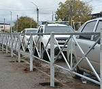 Дорогу в астраханском поселке делают безопасней