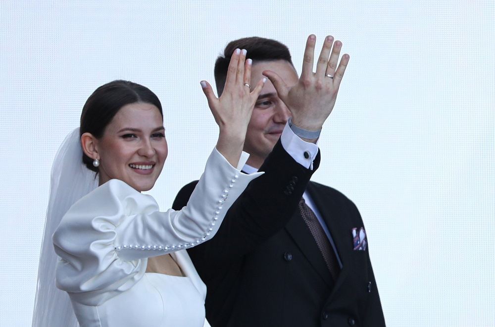 Астраханцам предлагают сыграть свадьбу на фестивале в Москве