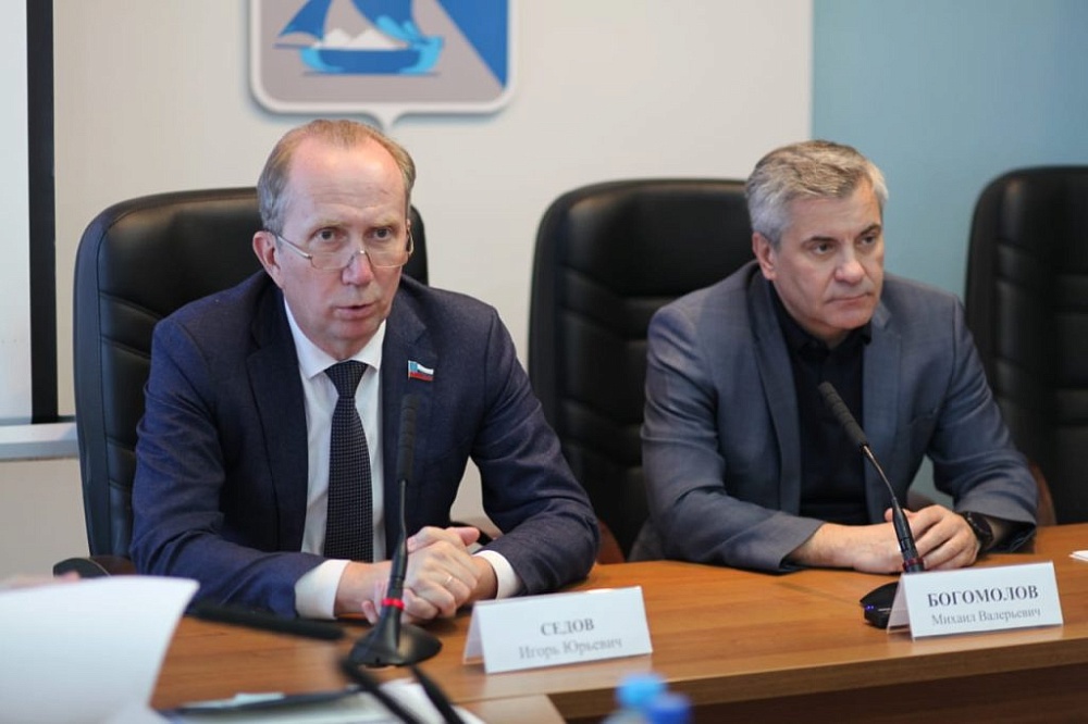 Игорь Седов рассказал в Ахтубинске о реализации федерального  проекта «Жители МКД»