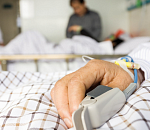 Опекун недееспособной астраханки прописал в ее квартире иностранцев