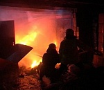 Под Астраханью сгорели гараж и автомобиль