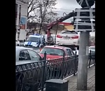 Глава агентства по делам молодежи Астраханской области прокомментировал эвакуацию своей служебной машины