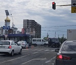 В Астрахани лоб в лоб столкнулись синий автобус «М-3» и машина Почты России