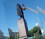 В Астрахани помыли Ленина