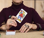 Астраханка отдала мошеннице 200 тысяч рублей ради магических чудес