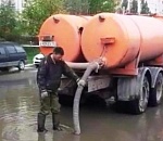 За ночь в Астрахани коммунальщики откачали почти целый бассейн «Звездного»