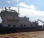 В Астрахани буксир "уплыл" от владельца из-за долгов